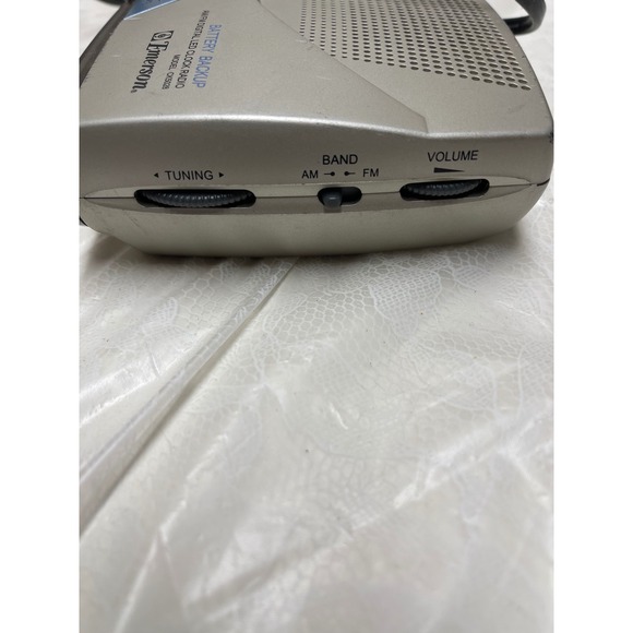 Emerson AM/FM Digital LED Clock Radio Battery Backup Silver Bedside Alarm Works! - Picture 5 of 5